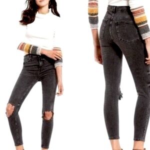 Free People Black Skinny Jeans w/Knee Cutout